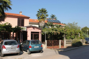 Apartments and rooms with WiFi Novigrad - 7053